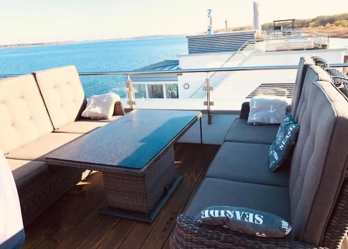 Schwimmendes Haus Elandi By Interhome *