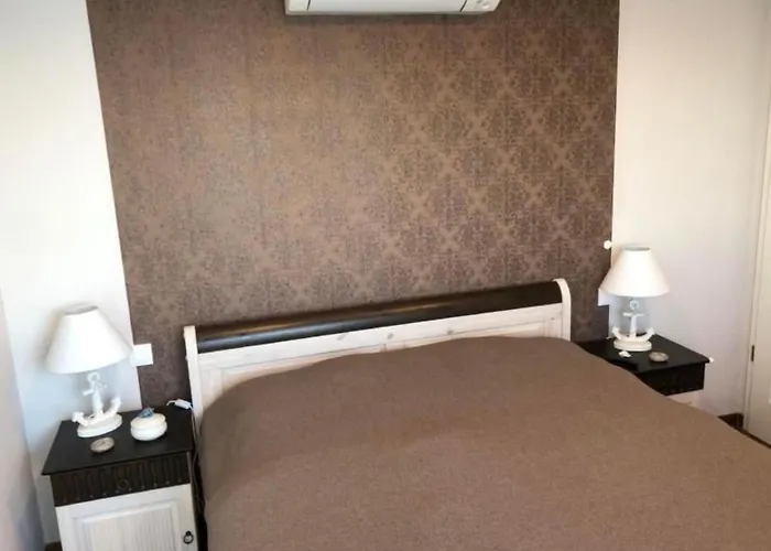 Schwimmendes Haus Elandi By Interhome *